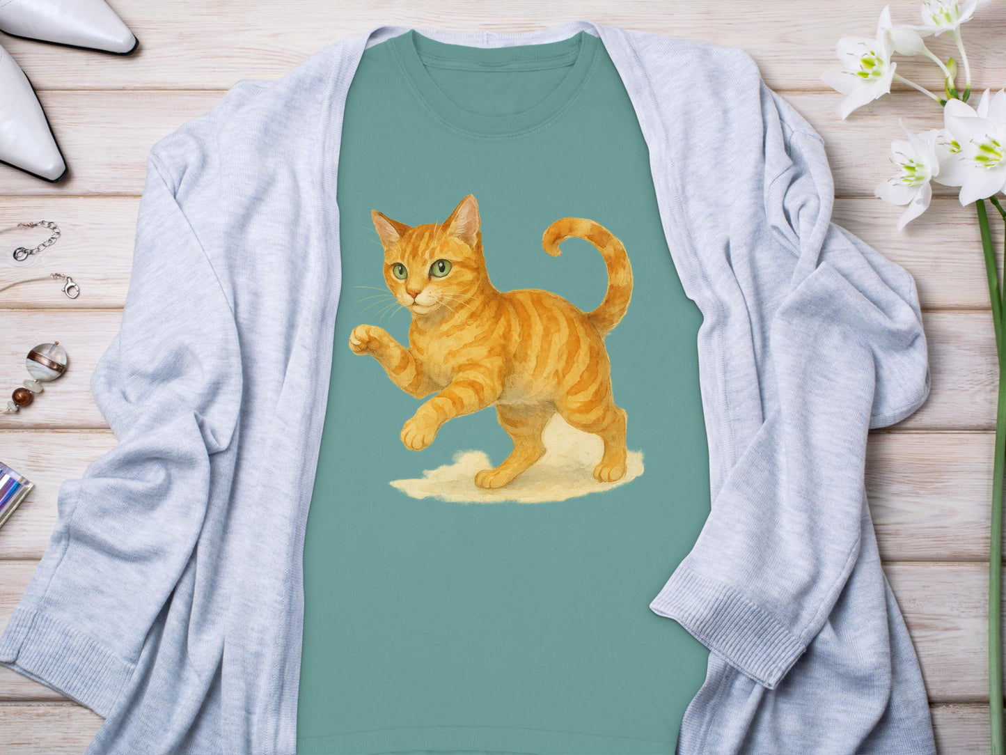 Adorable Orange Cat Graphic Print T-shirt product