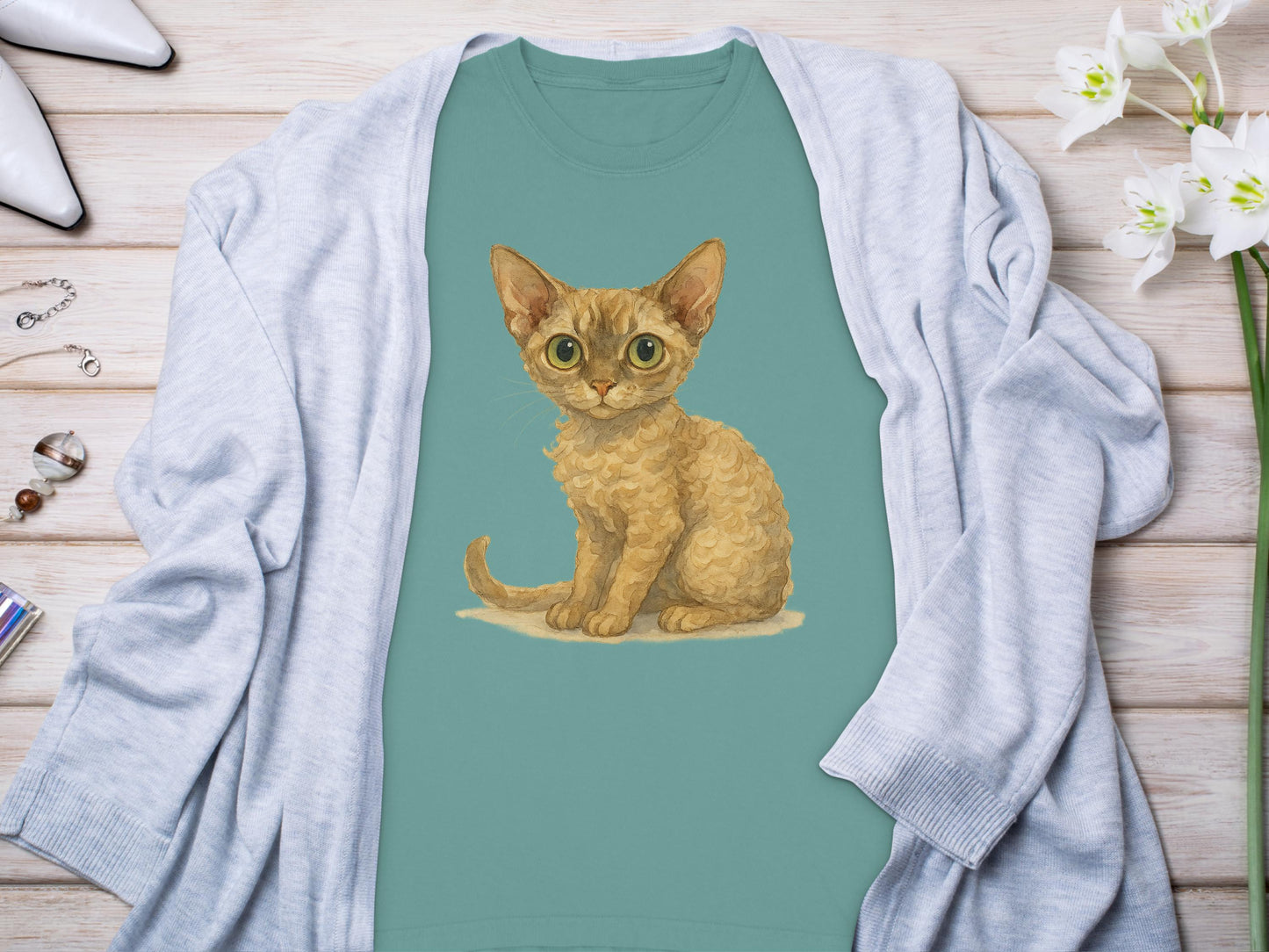 Cute Big-Eyed Kitten Illustration on Fashionable Product
