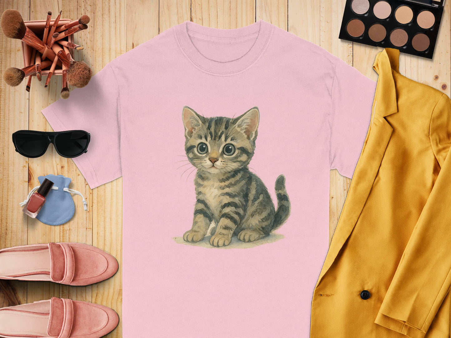 Adorable Kitten Graphic Tee Shirt for Casual Wear product