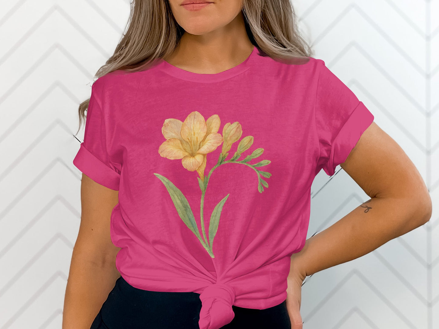 Floral Graphic Pink Knotted T-shirt product type