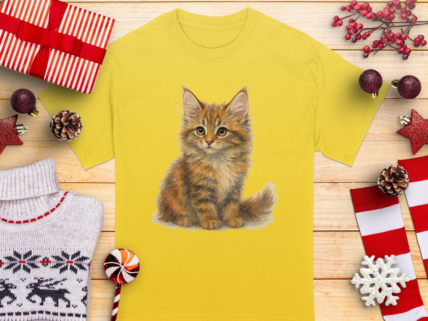 Cute Kitten Design Yellow T-shirt Perfect Gift T-shirt