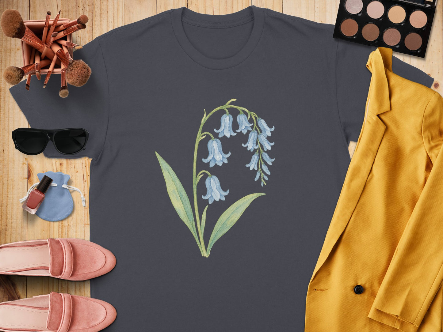 Elegant Blue Flower Graphic Women's T-Shirt product