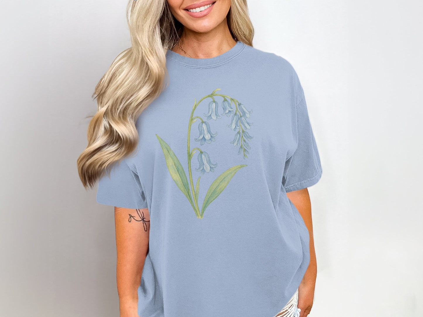 Lovely Floral Design Ladies Casual T-Shirt product