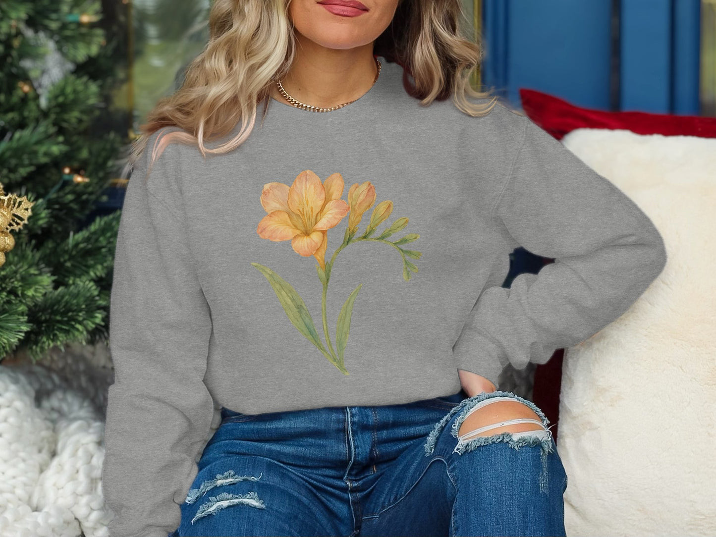 Cozy Gray Sweatshirt with Floral Design product type