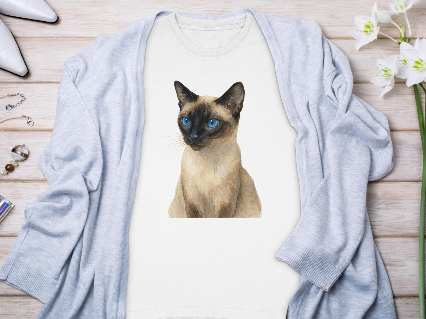 Siamese Cat Graphic Print on Casual White Sweatshirt product
