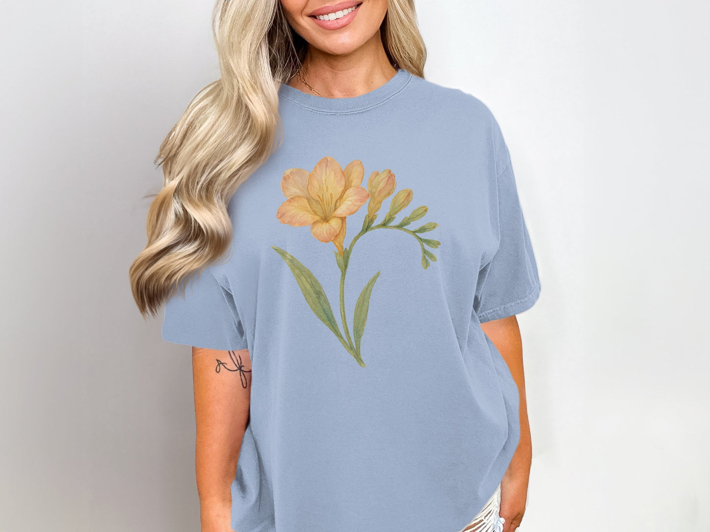 Stylish Floral Graphic Design Blue T-Shirt product