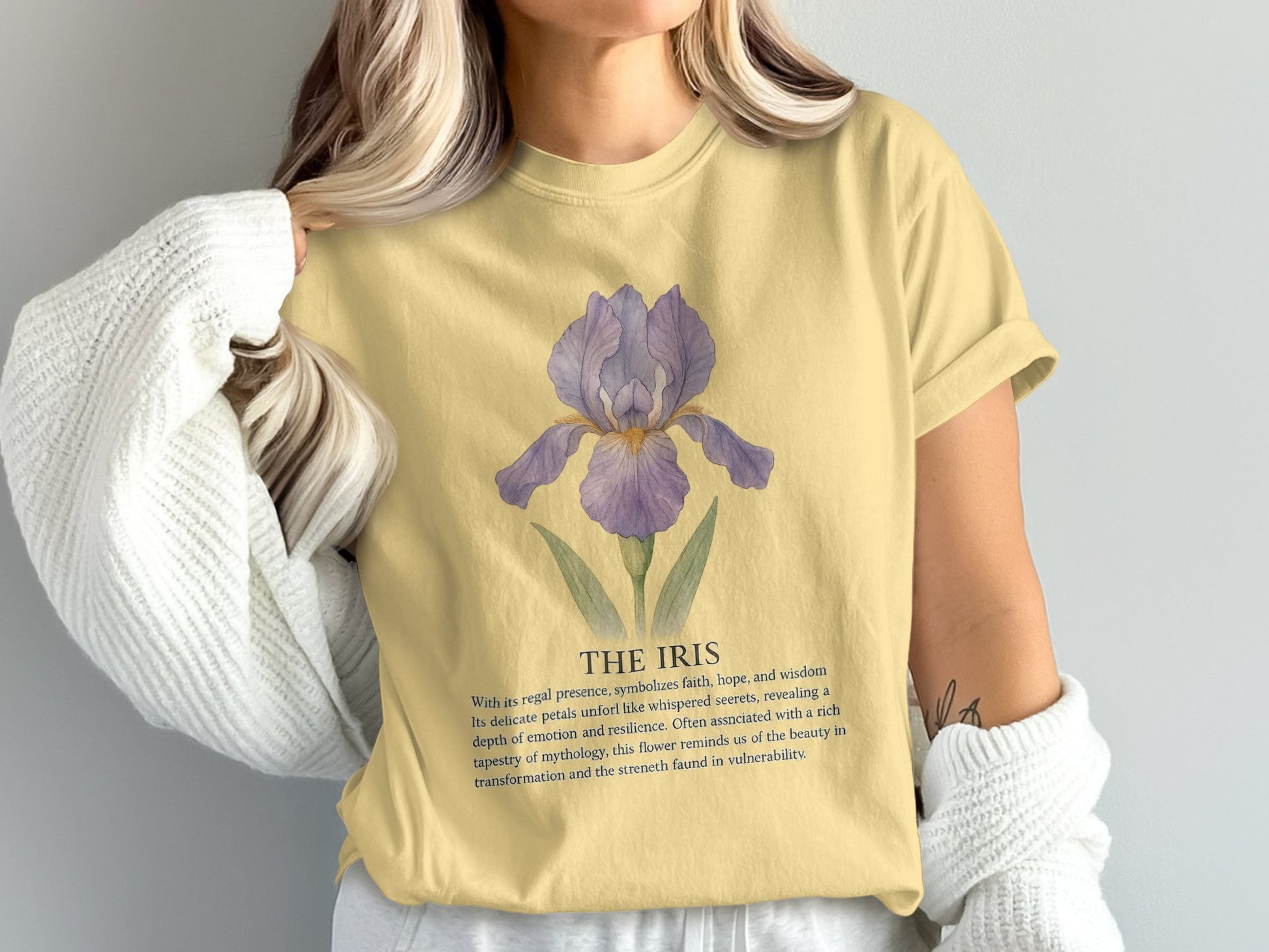 Women's Graphic Iris Printed Short Sleeve T-Shirt product