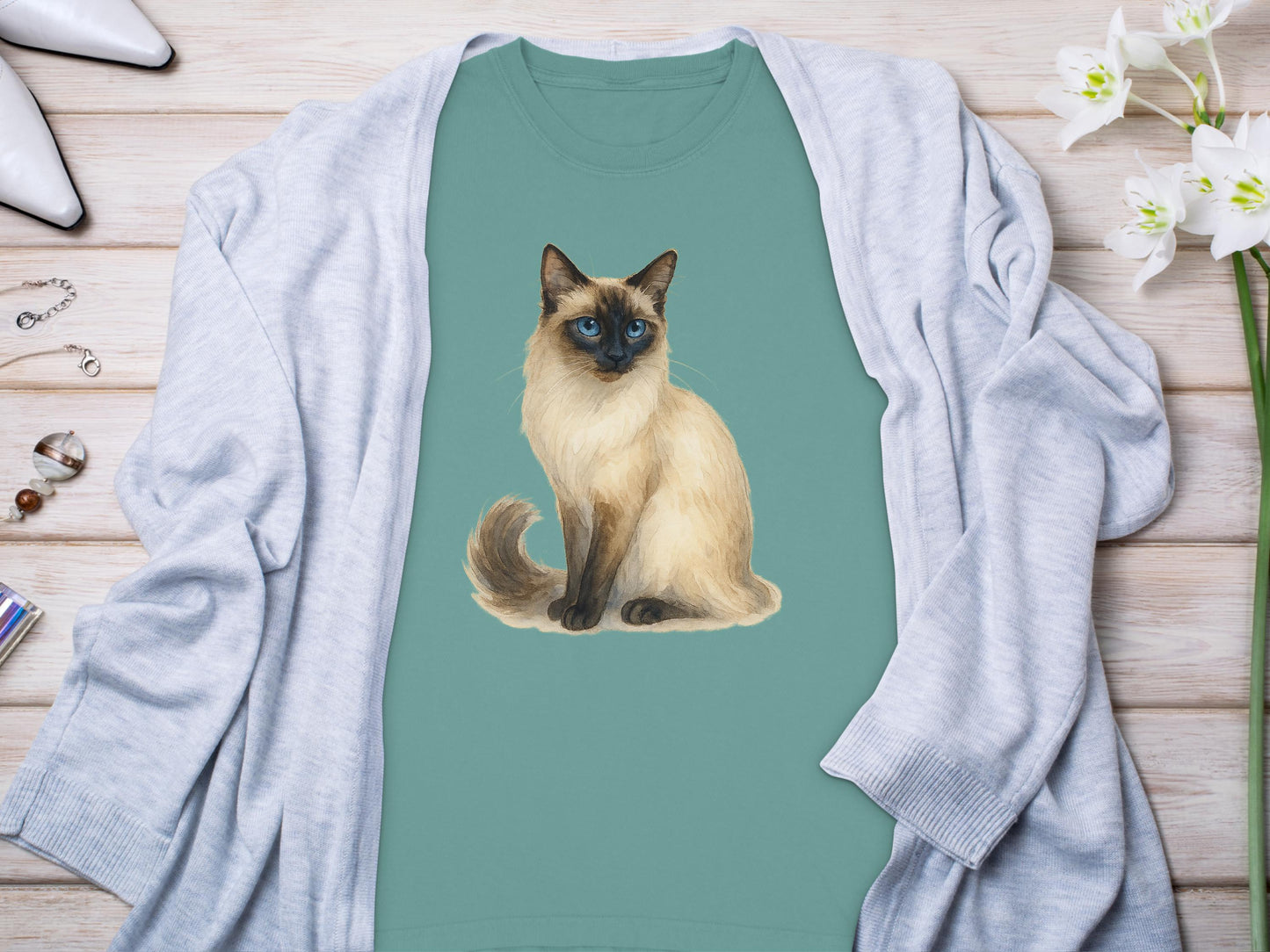 Beautiful Siamese Cat Graphic Tee Shirt product type