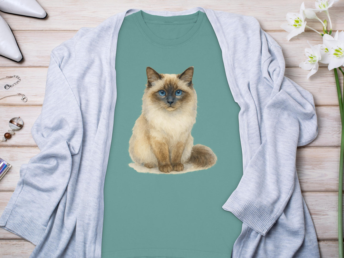 Adorable Blue Eyed Cat Graphic Print T-Shirt product