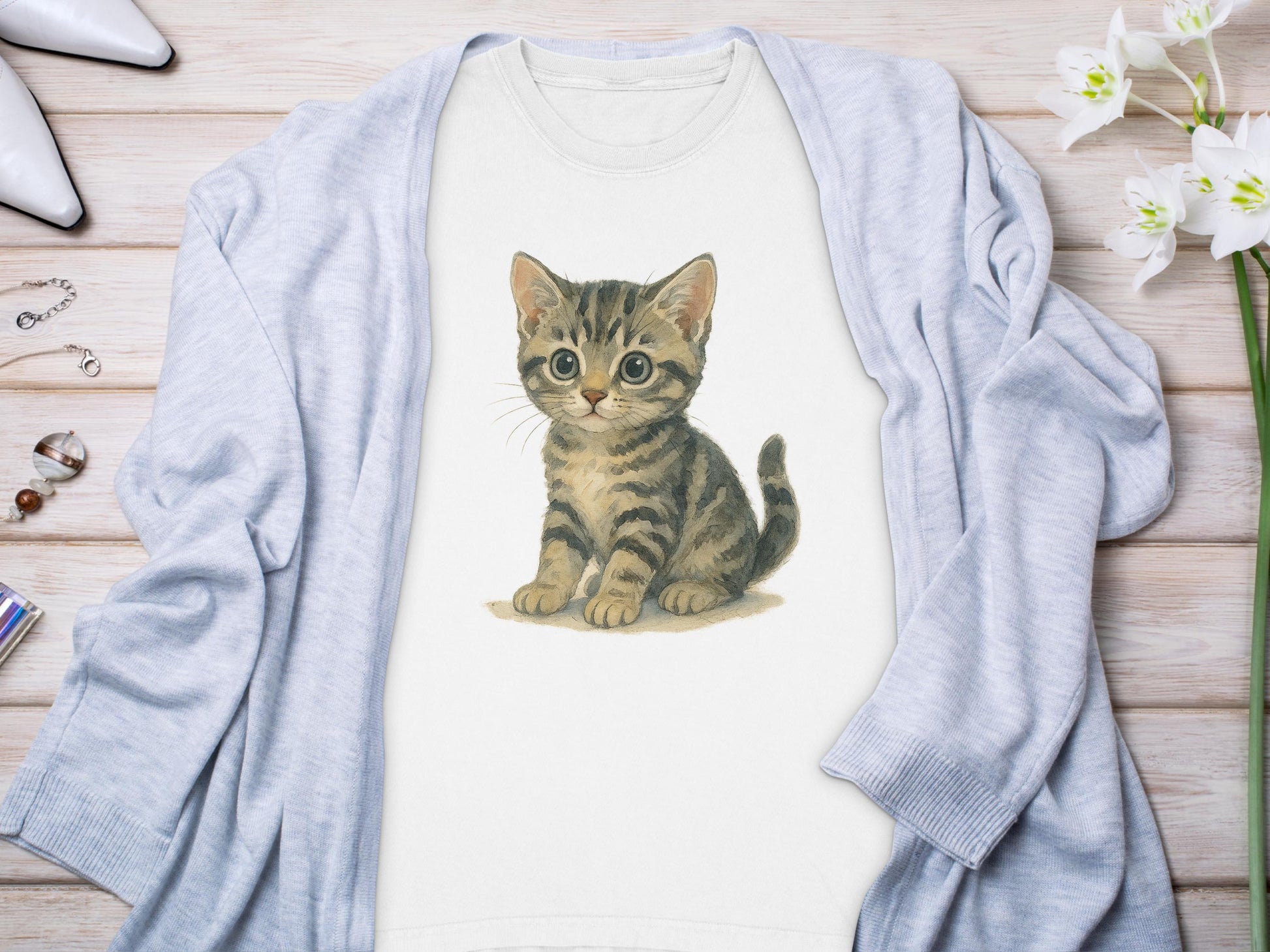 Adorable Kitten Design Shirt Perfect for Cat Lovers product type