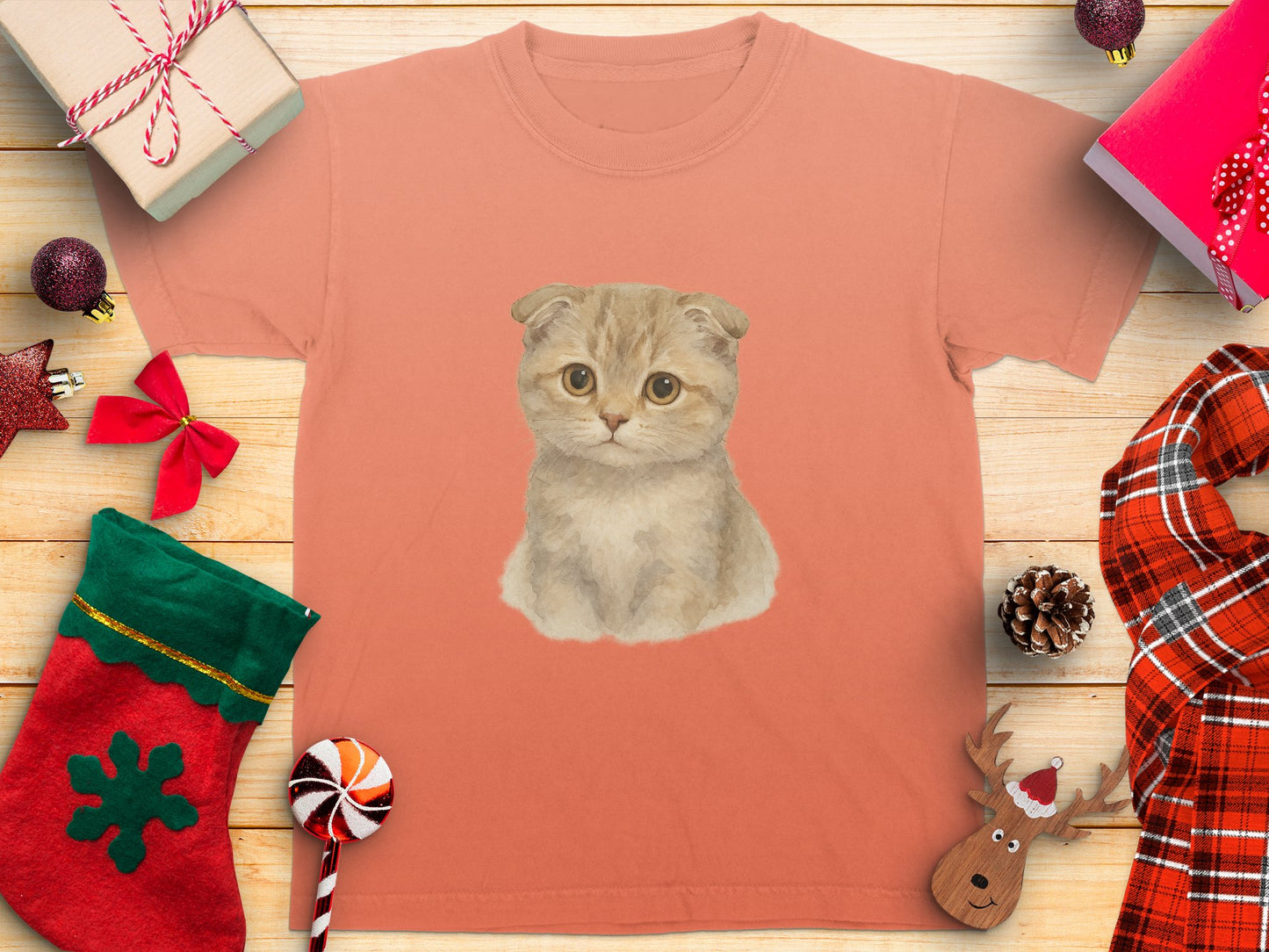Cute Cat Graphic T-shirt Perfect for Holiday Season T-shirt