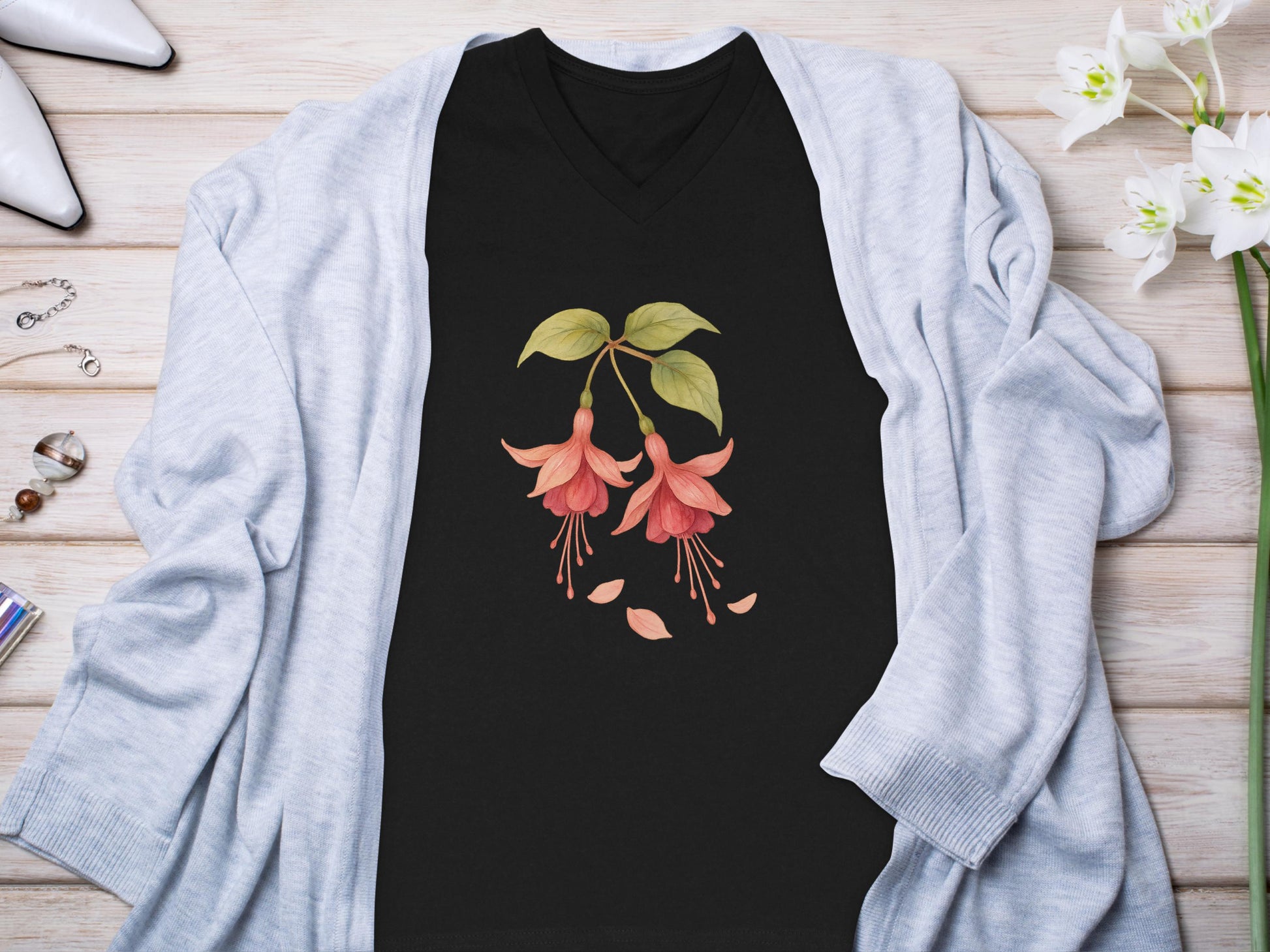 Elegant Floral Print V-Neck Shirt Fashion Product